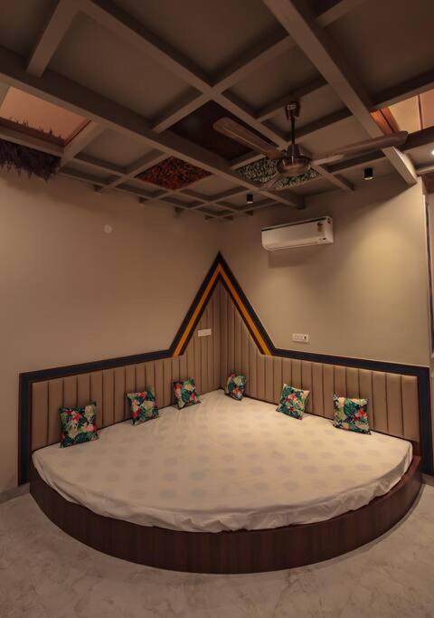 Saiba Outhouse- 4 Bed Room- Pool- Theatre- Partyhall- Garden & Terrace Sitting Area Jaipur Exterior foto