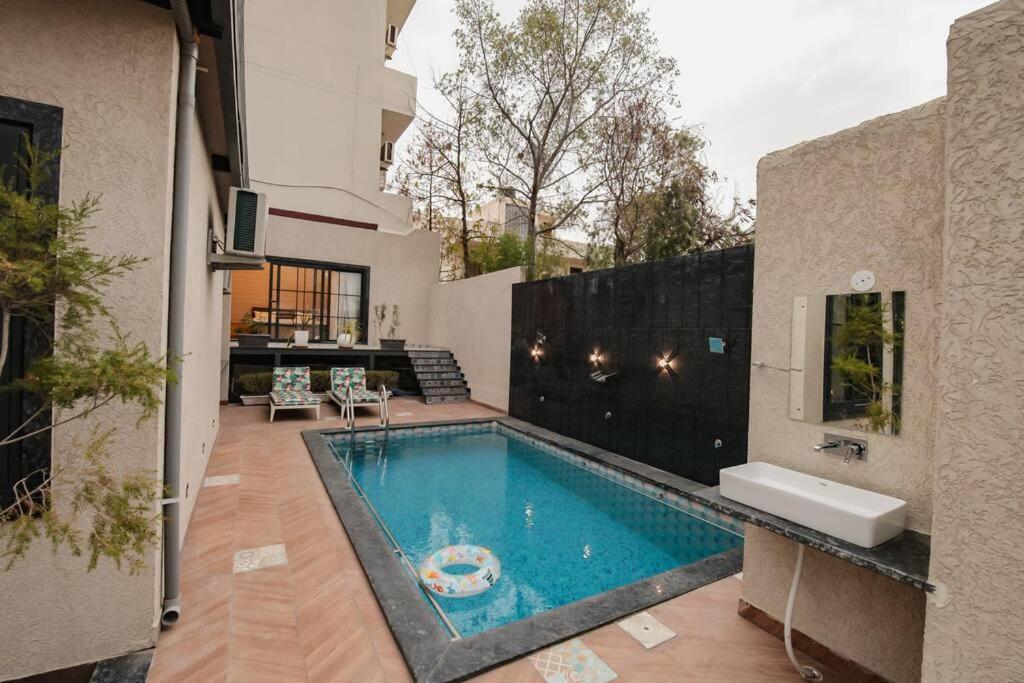 Saiba Outhouse- 4 Bed Room- Pool- Theatre- Partyhall- Garden & Terrace Sitting Area Jaipur Exterior foto