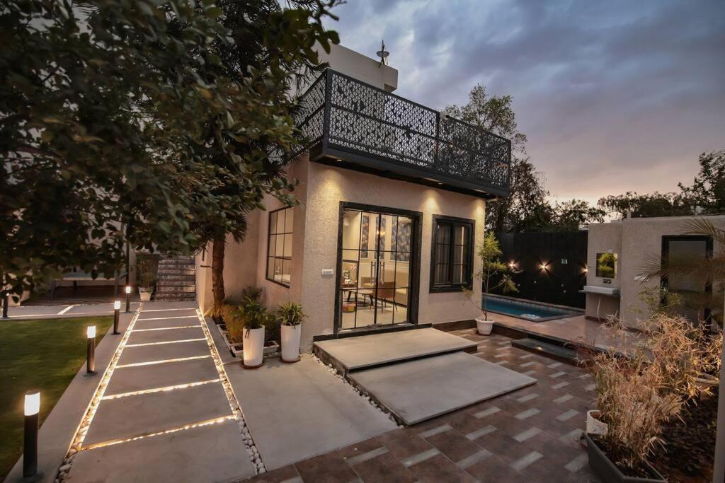 Saiba Outhouse- 4 Bed Room- Pool- Theatre- Partyhall- Garden & Terrace Sitting Area Jaipur Exterior foto